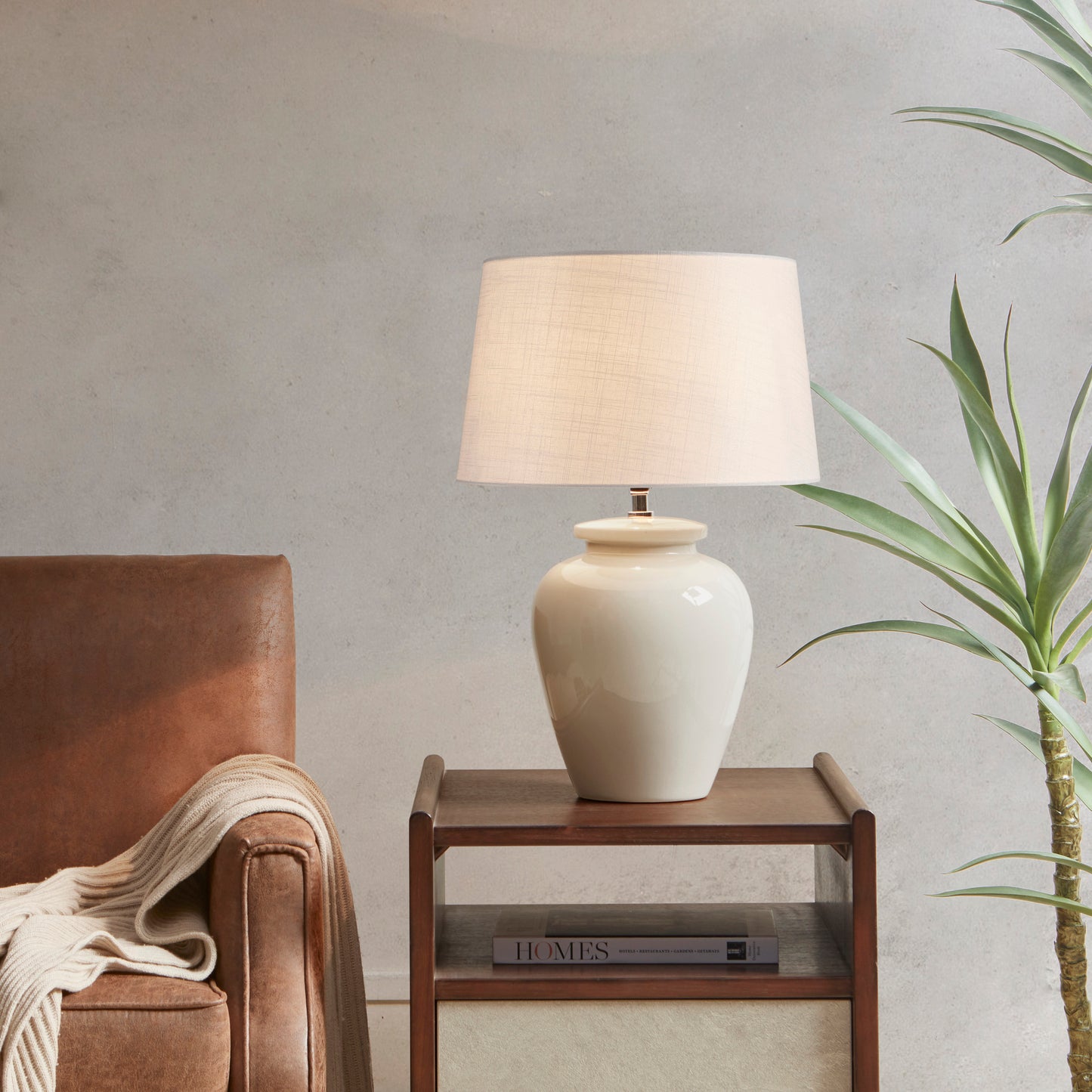 INK+IVY Ceramic Table Lamp