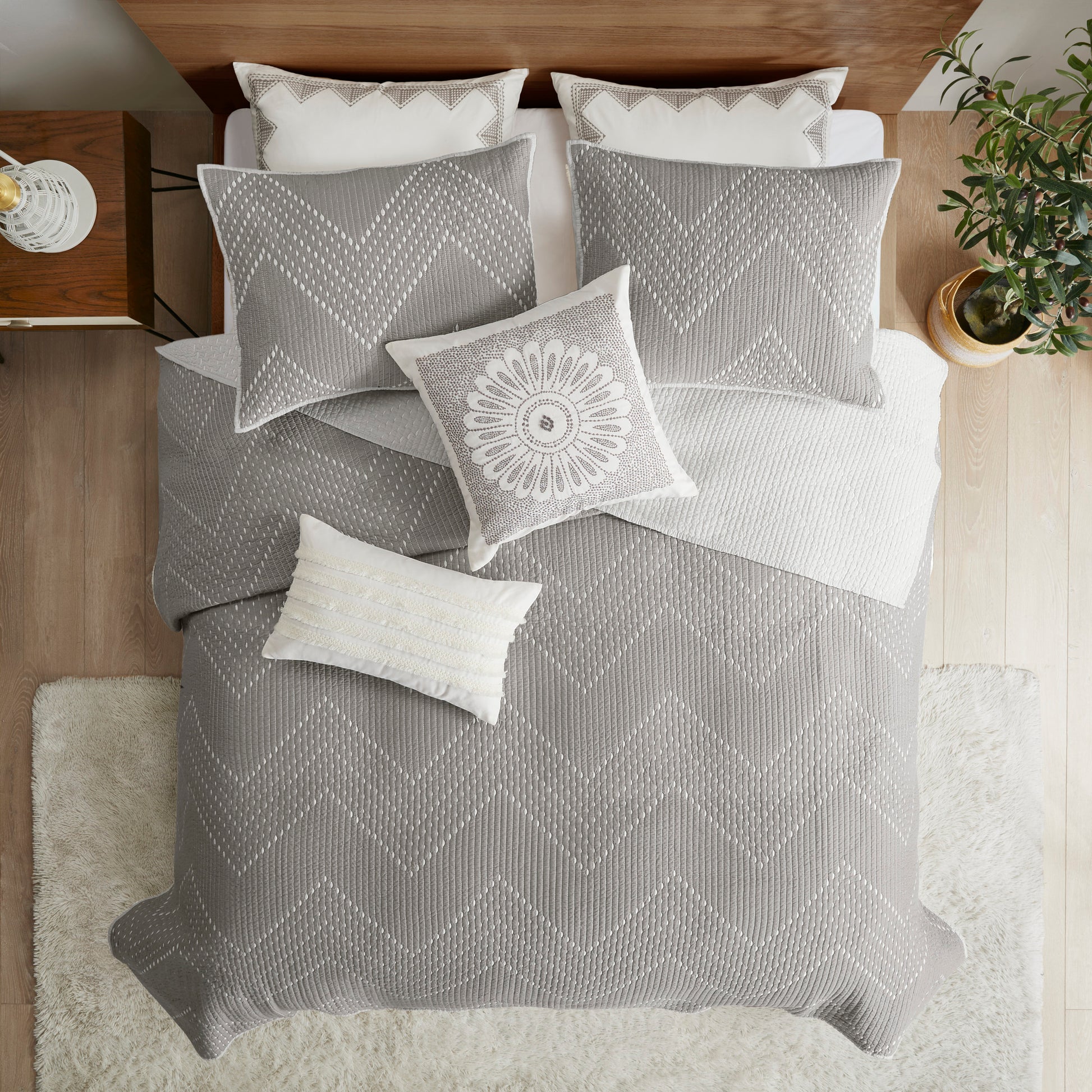 INK+IVY 3 Piece Embroidered Cotton Quilt Set
