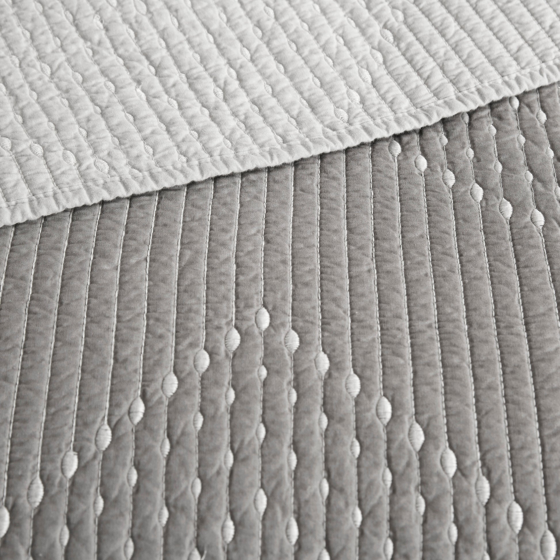 INK+IVY 3 Piece Embroidered Cotton Quilt Set