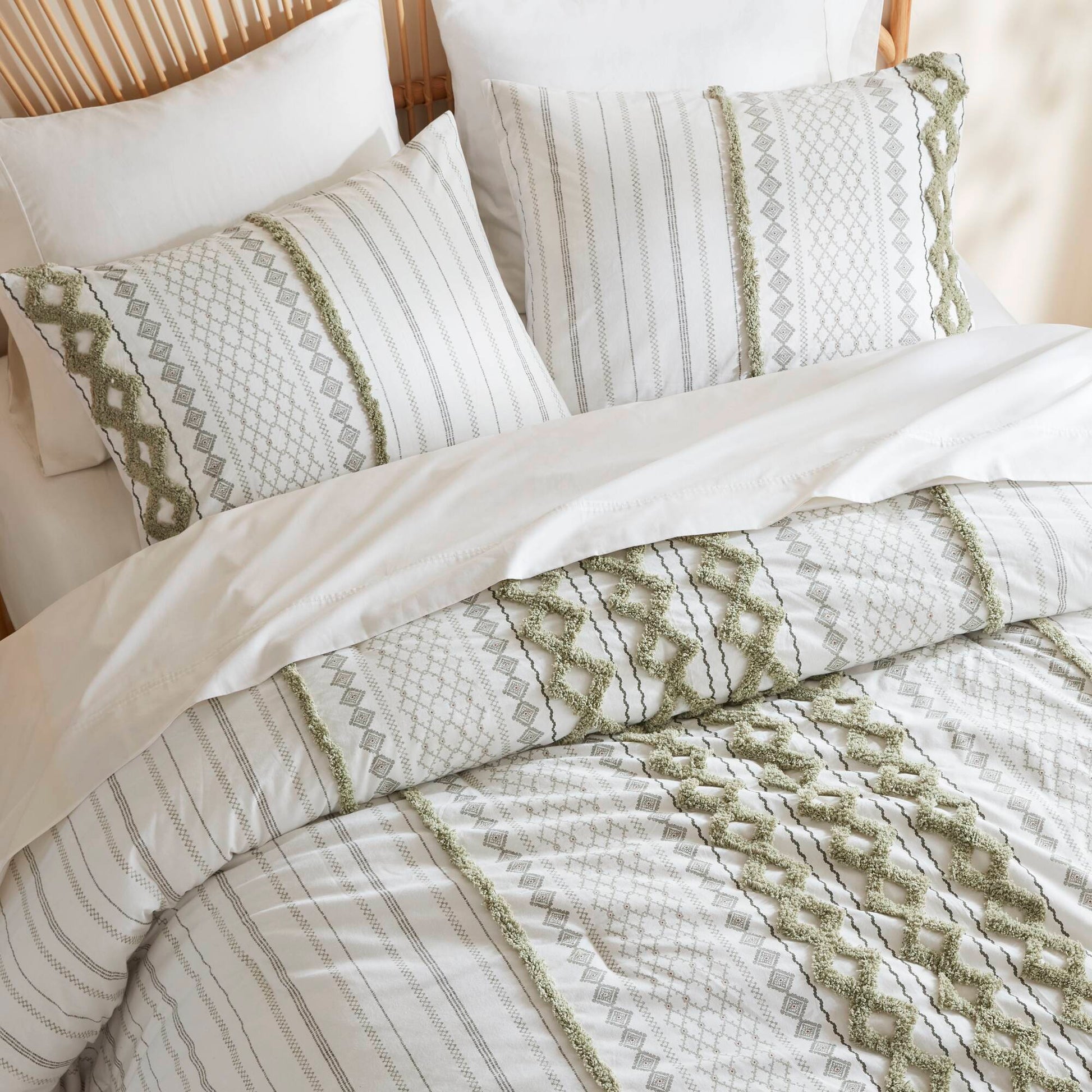 INK+IVY Cotton Printed Duvet Cover Set with Chenille