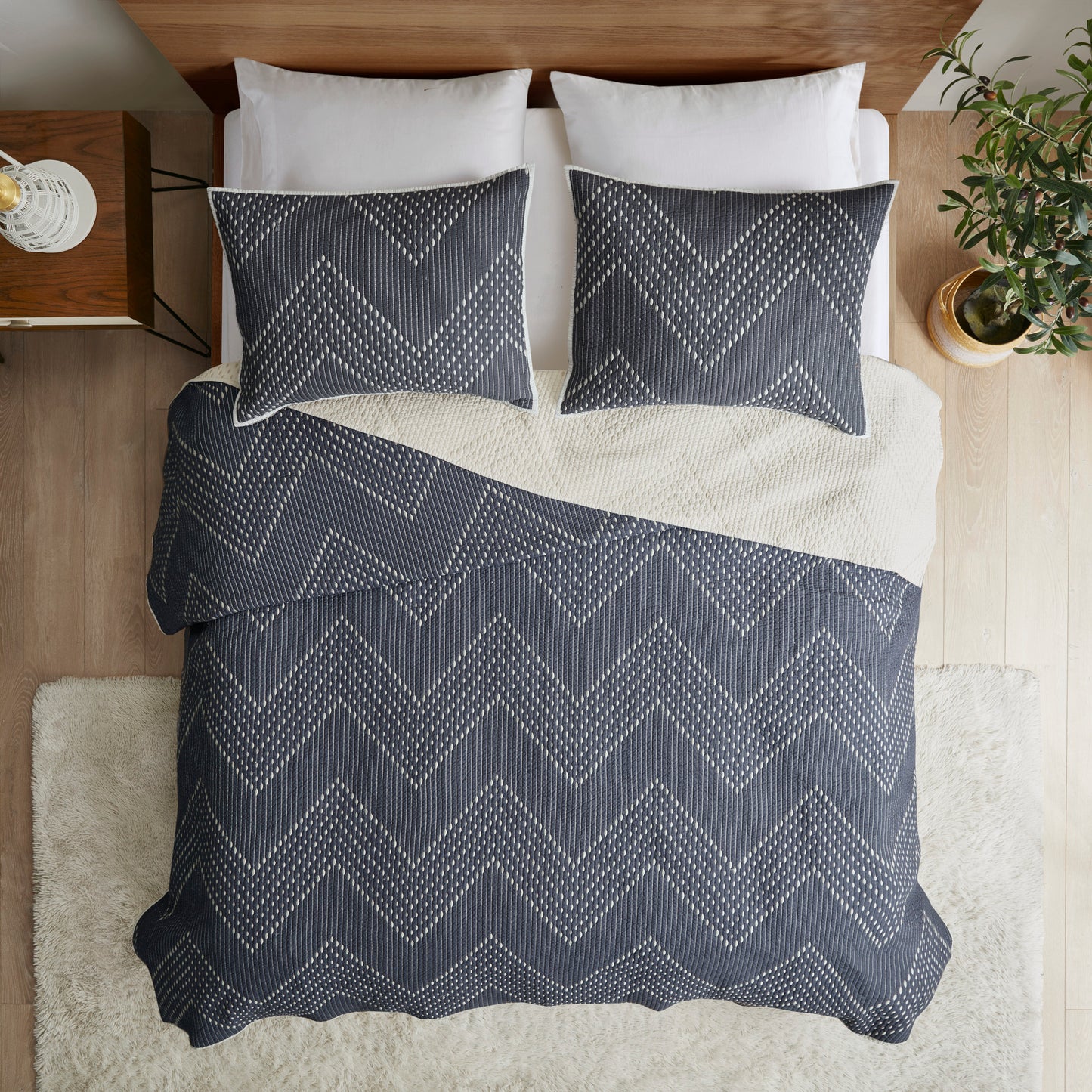 INK+IVY 3 Piece Embroidered Cotton Quilt Set