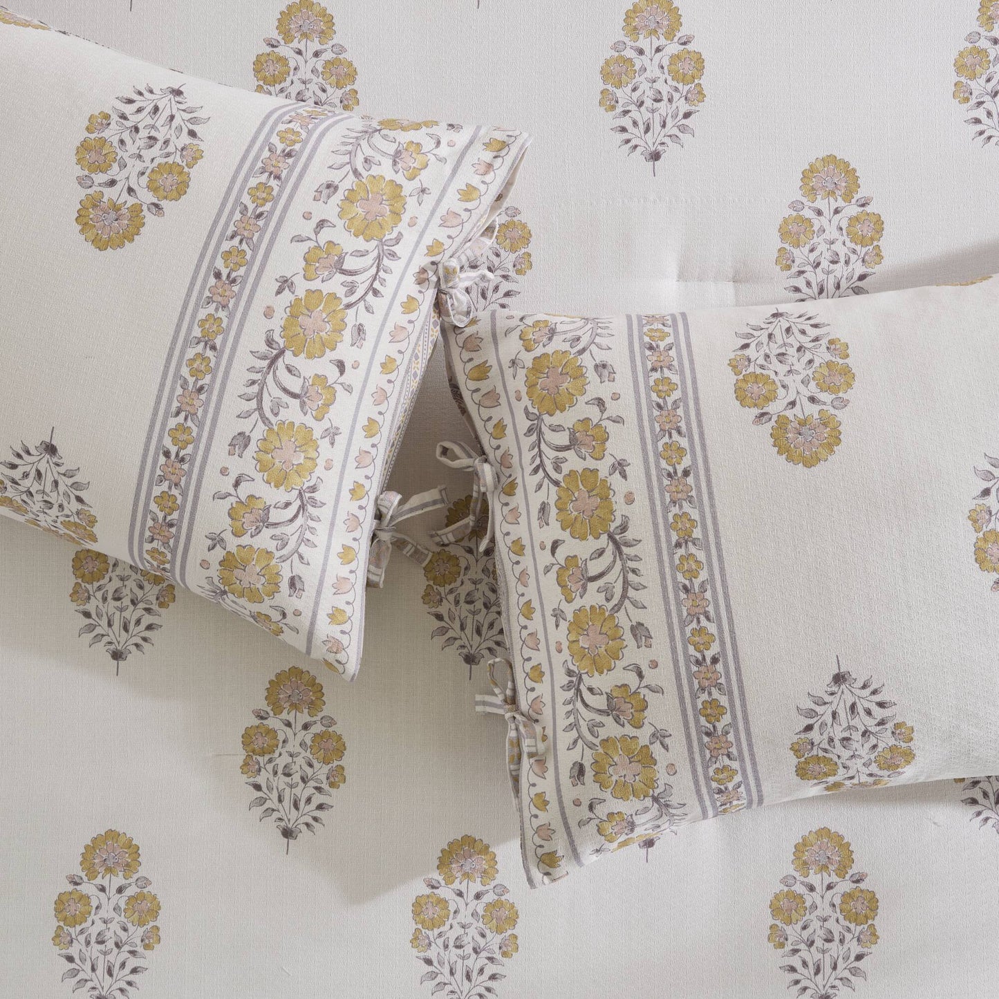 Thalia Floral 3-Piece Comforter Set