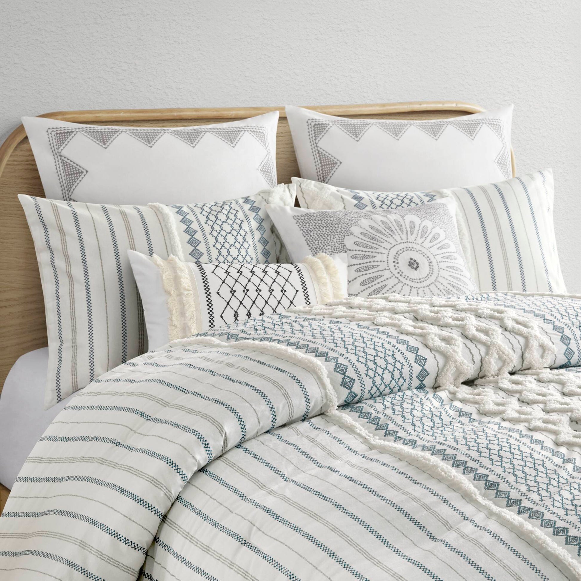 INK+IVY Cotton Printed Comforter Set with Chenille