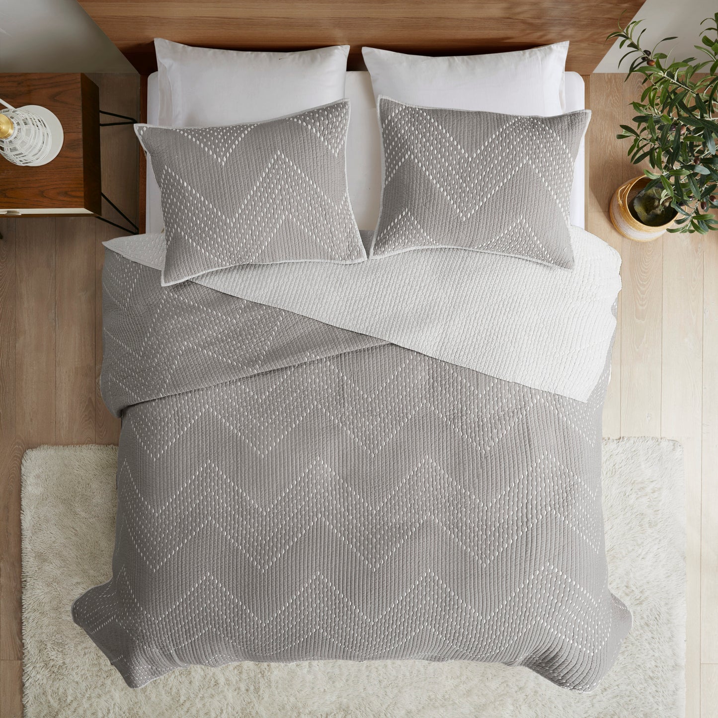 INK+IVY 3 Piece Embroidered Cotton Quilt Set